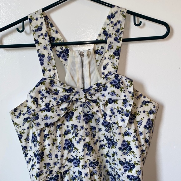 Sleeveless Flowered Summer Dress - Picture 2 of 4